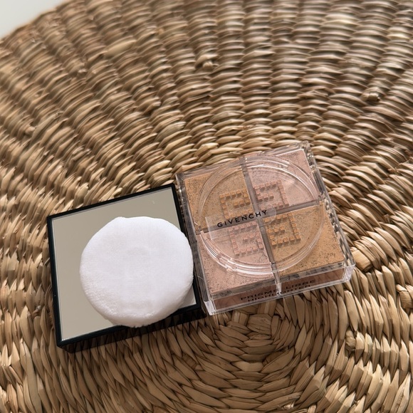 Givenchy PRISME Libre Highlighter 
2 Color Loose Powder Highlighter - Picture 11 of 11